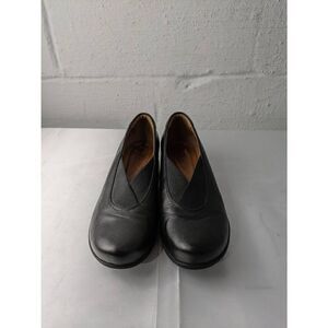 Clarks Loafers Womens Size 8.5 Black Leather Round Toe Stretch Trim Slip On Shoe